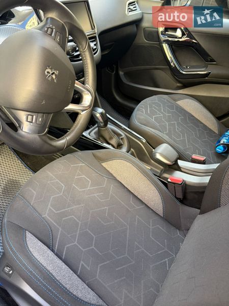 Внедорожник / Кроссовер Peugeot 2008 2019 в Киеве