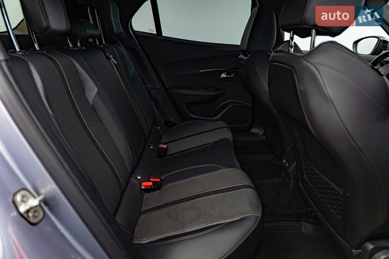 Внедорожник / Кроссовер Peugeot 2008 2020 в Киеве