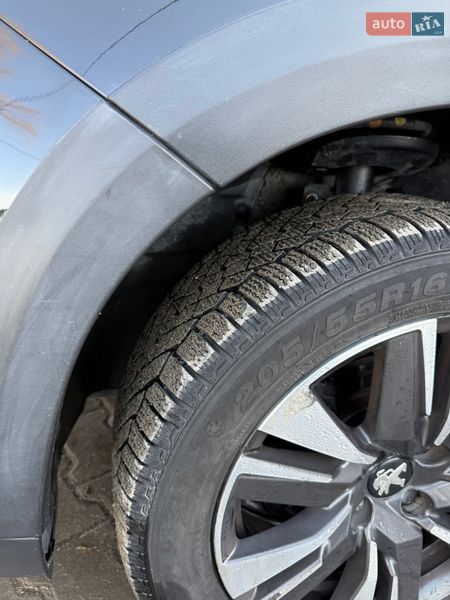 Внедорожник / Кроссовер Peugeot 2008 2017 в Тернополе