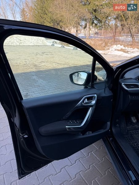 Внедорожник / Кроссовер Peugeot 2008 2017 в Тернополе