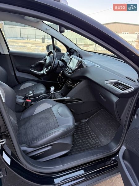 Внедорожник / Кроссовер Peugeot 2008 2017 в Тернополе