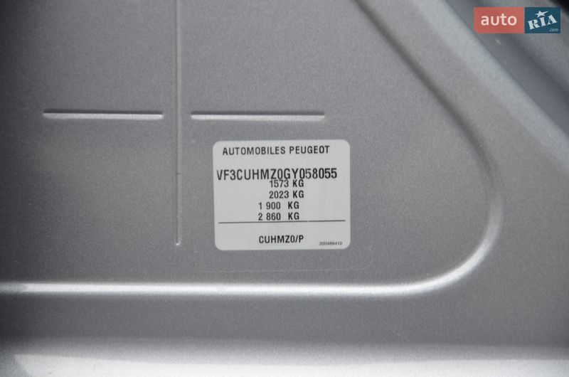 Внедорожник / Кроссовер Peugeot 2008 2016 в Киеве