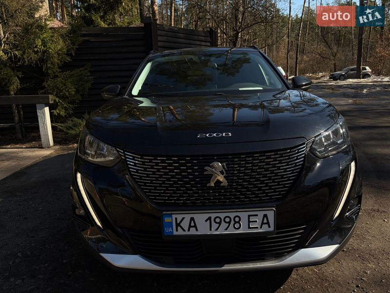 Внедорожник / Кроссовер Peugeot 2008 2021 в Киеве