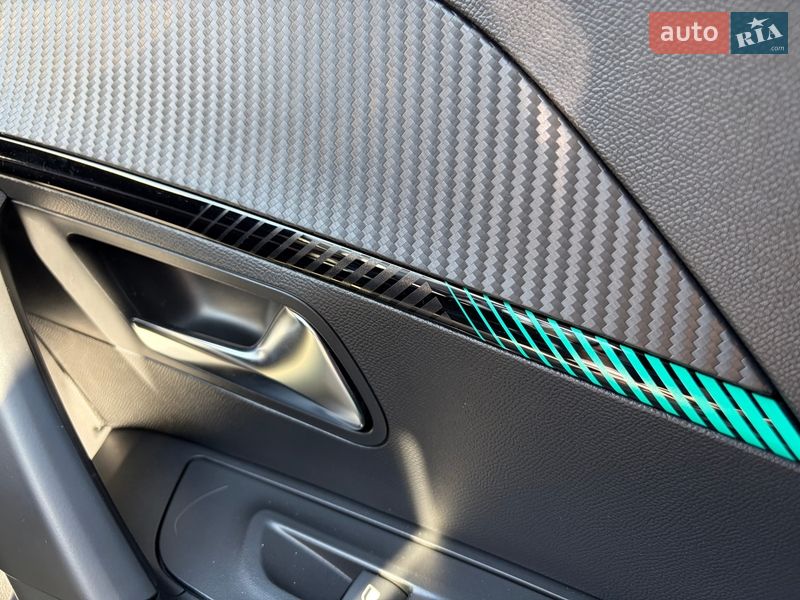 Внедорожник / Кроссовер Peugeot 2008 2021 в Киеве