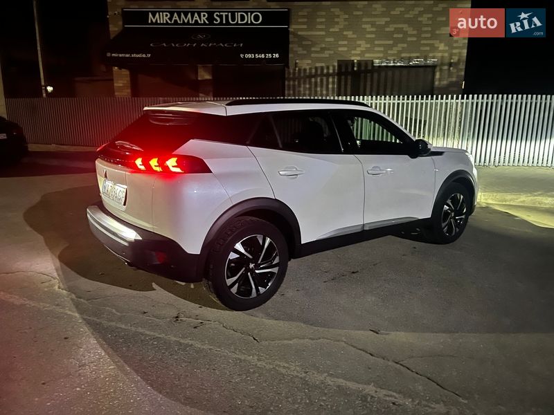 Внедорожник / Кроссовер Peugeot 2008 2020 в Киеве