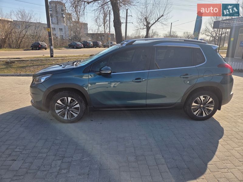 Внедорожник / Кроссовер Peugeot 2008 2016 в Запорожье