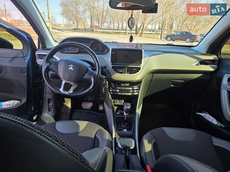 Внедорожник / Кроссовер Peugeot 2008 2016 в Запорожье