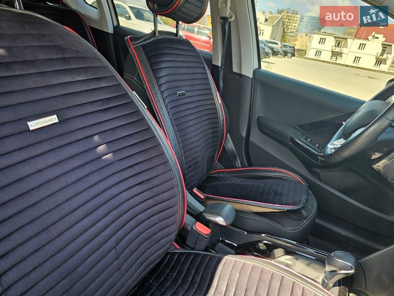 Позашляховик / Кросовер Peugeot 2008 2019 в Львові