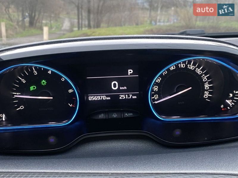 Внедорожник / Кроссовер Peugeot 2008 2016 в Николаеве