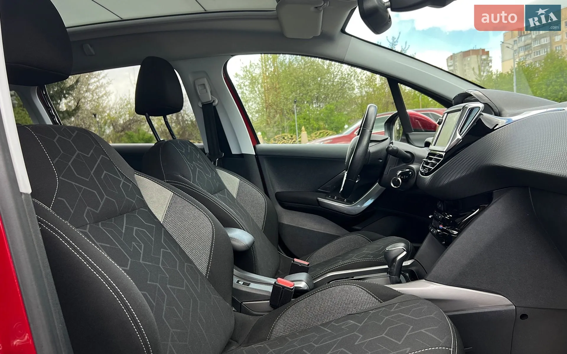 2017 Peugeot 2008 - мініатюра 18