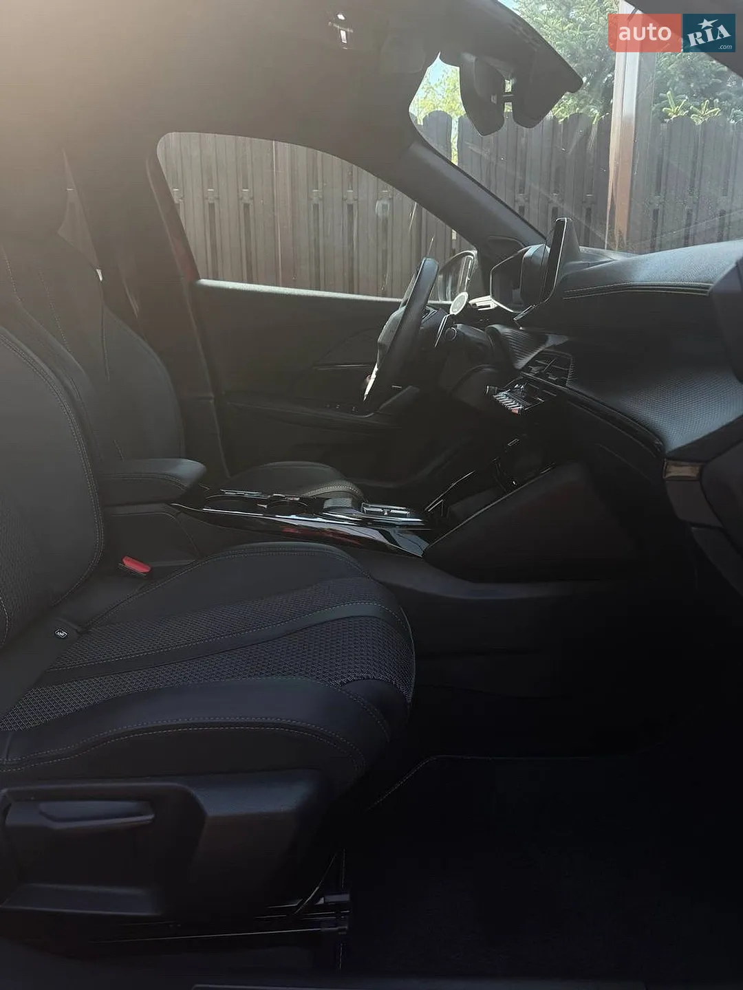 Peugeot 2008 2023 VIN VR3UDYHZSPJ638707 фото оголошення 16 з 24