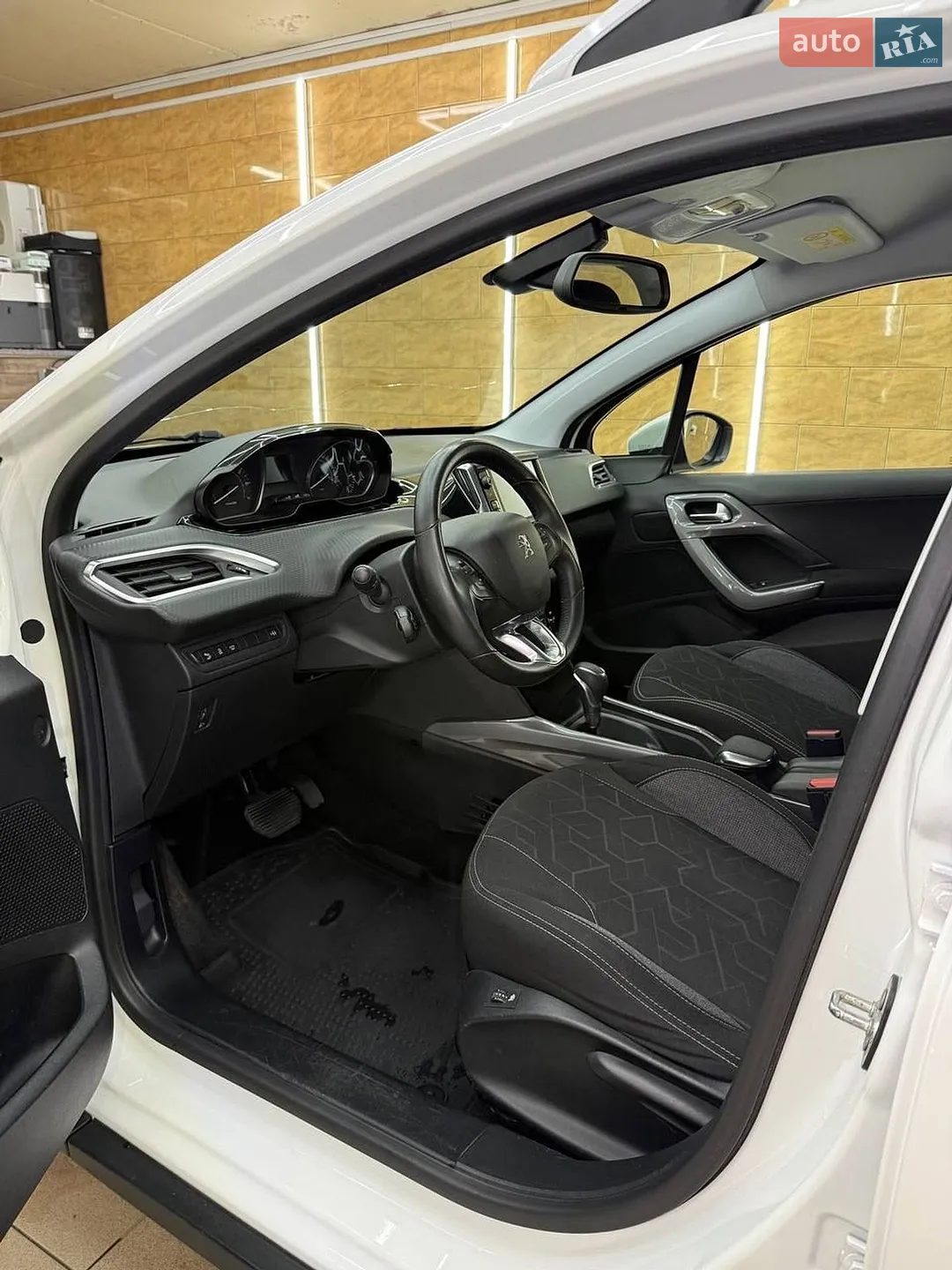 2016 Peugeot 2008 - мініатюра 7