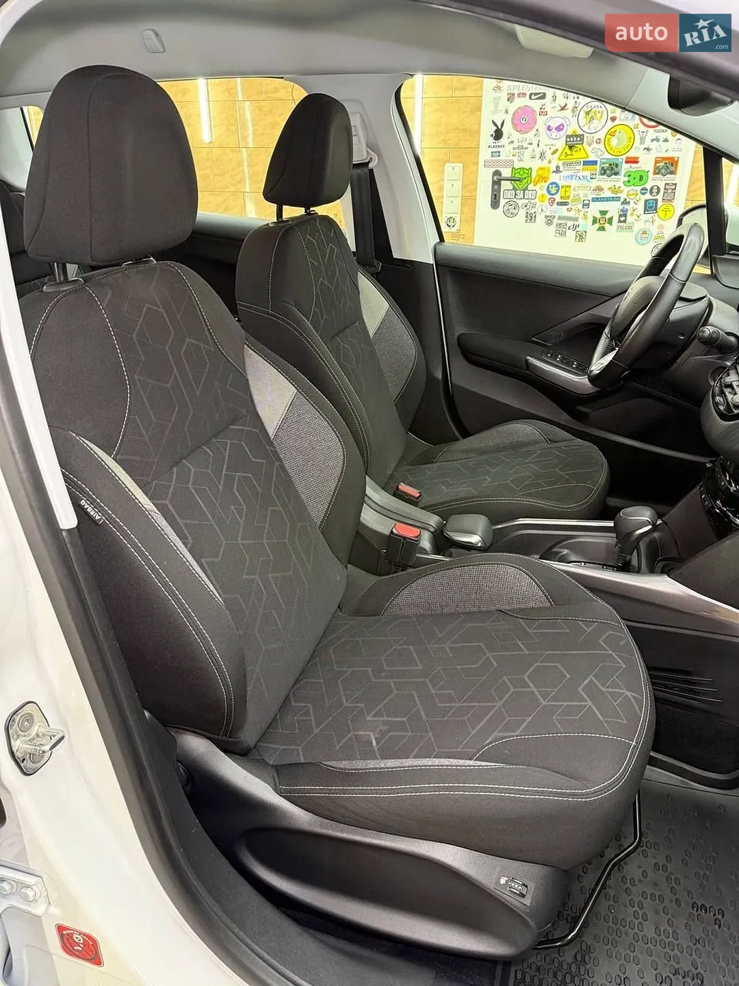 2016 Peugeot 2008 - мініатюра 13
