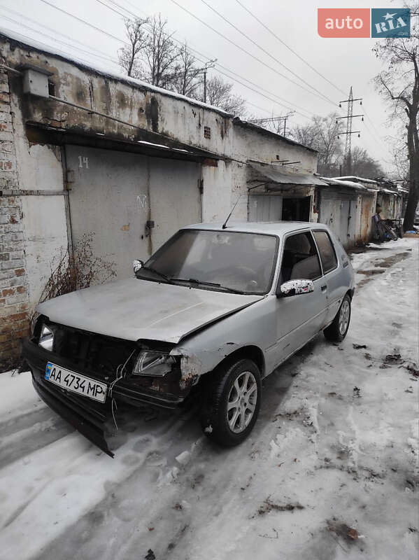 Хетчбек Peugeot 205 1986 в Києві