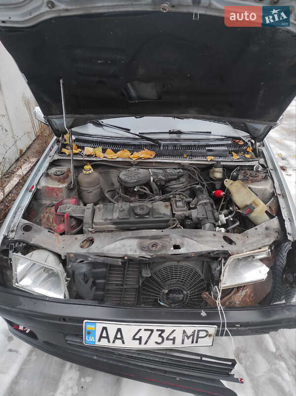 Хетчбек Peugeot 205 1986 в Києві