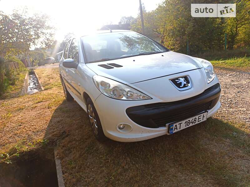 Peugeot 206+ 2011