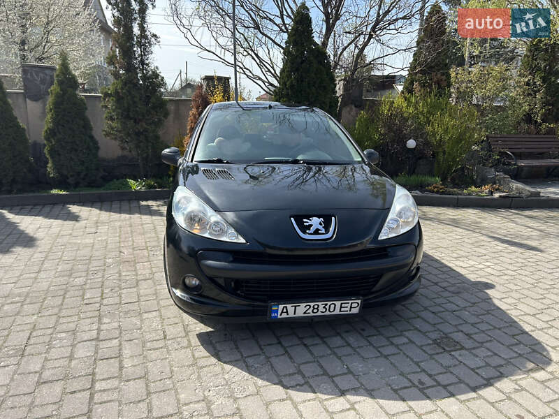 Хэтчбек Peugeot 206 plus 2011 в 