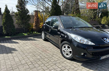 Хэтчбек Peugeot 206 plus 2011 в 