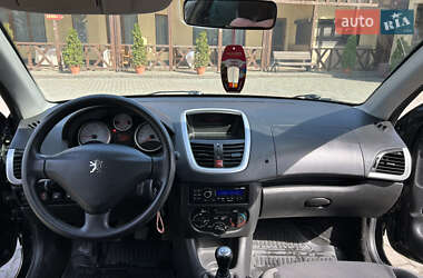 Хэтчбек Peugeot 206 plus 2011 в 