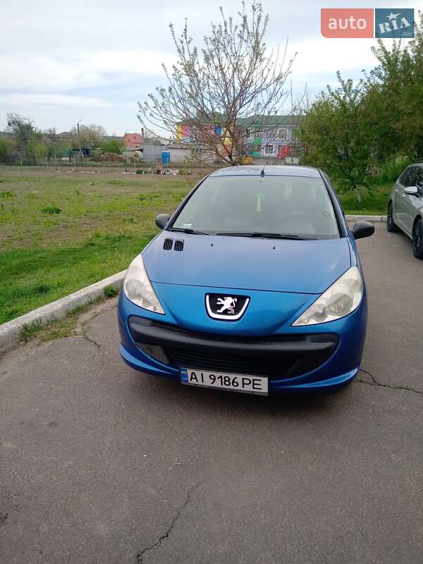Хэтчбек Peugeot 206 plus 2009 в Киеве