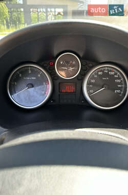Хетчбек Peugeot 206+ 2010 в 