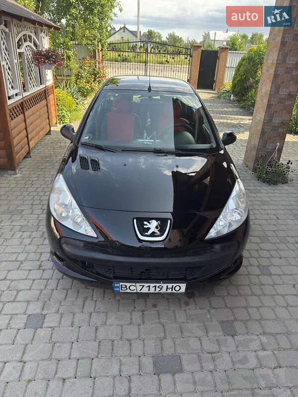 Хетчбек Peugeot 206+ 2011 в Городку