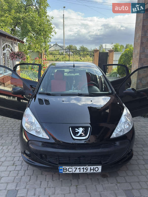 Хетчбек Peugeot 206+ 2011 в Городку