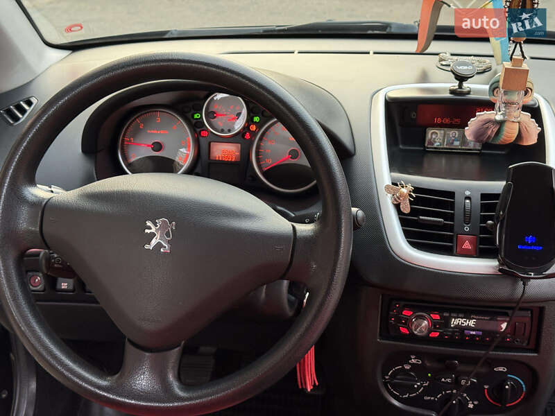 Хетчбек Peugeot 206+ 2011 в Городку