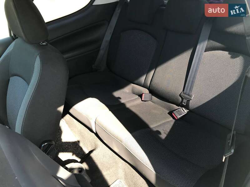 Хетчбек Peugeot 206+ 2012 в Ужгороді