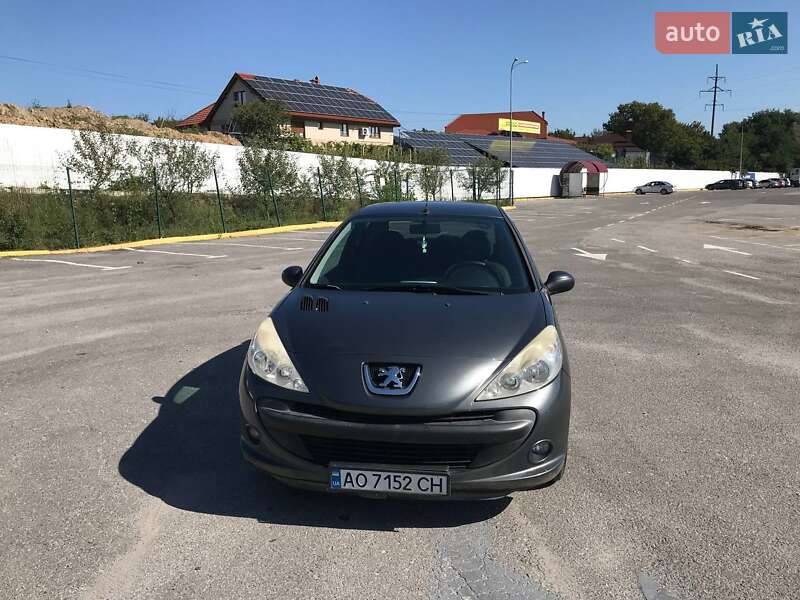 Хетчбек Peugeot 206+ 2012 в Ужгороді