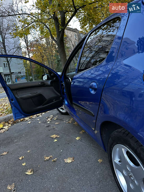 Хетчбек Peugeot 206+ 2012 в Києві фото 6 Хетчбек Peugeot 206+ 2012 в Києві