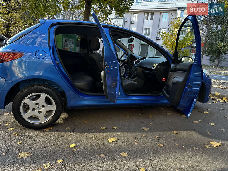 Хетчбек Peugeot 206+ 2012 в Києві фото 7 Хетчбек Peugeot 206+ 2012 в Києві