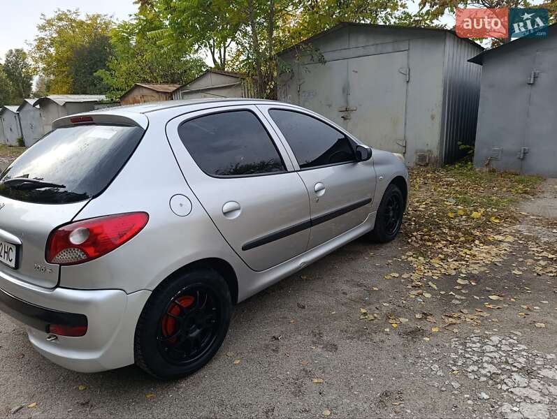 Хэтчбек Peugeot 206 plus 2010 в Запорожье фото 16 Хэтчбек Peugeot 206 plus 2010 в Запорожье