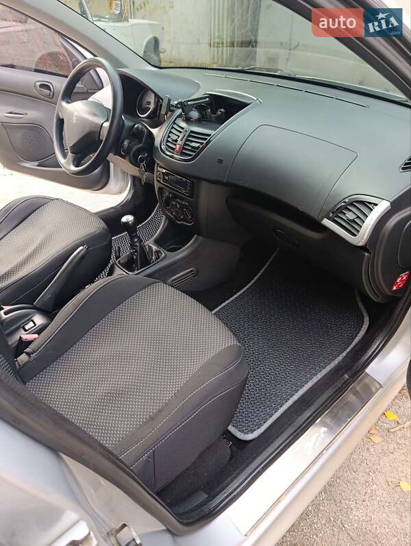 Хэтчбек Peugeot 206 plus 2010 в Запорожье фото 18 Хэтчбек Peugeot 206 plus 2010 в Запорожье