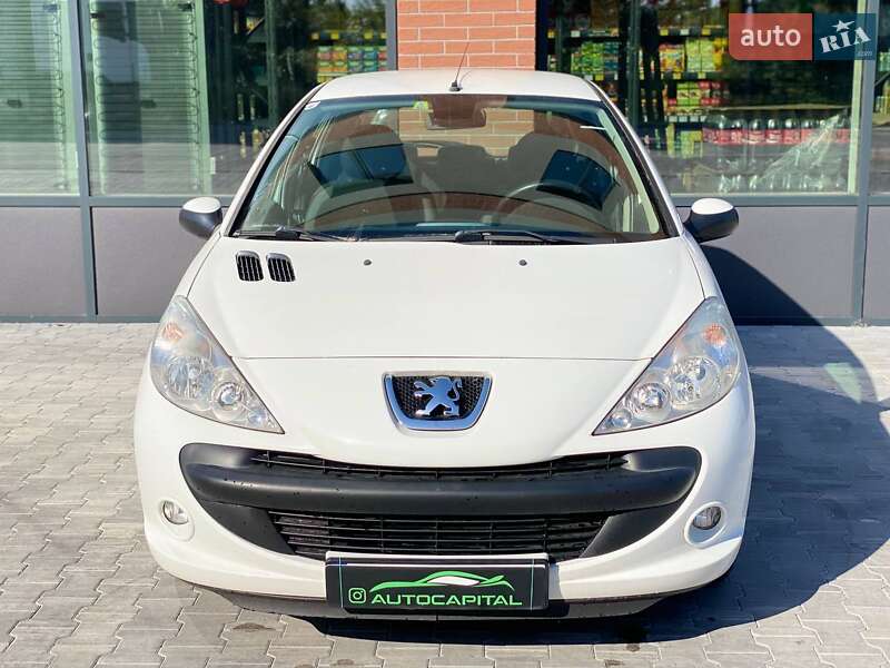 Хэтчбек Peugeot 206 plus 2009 в Киеве