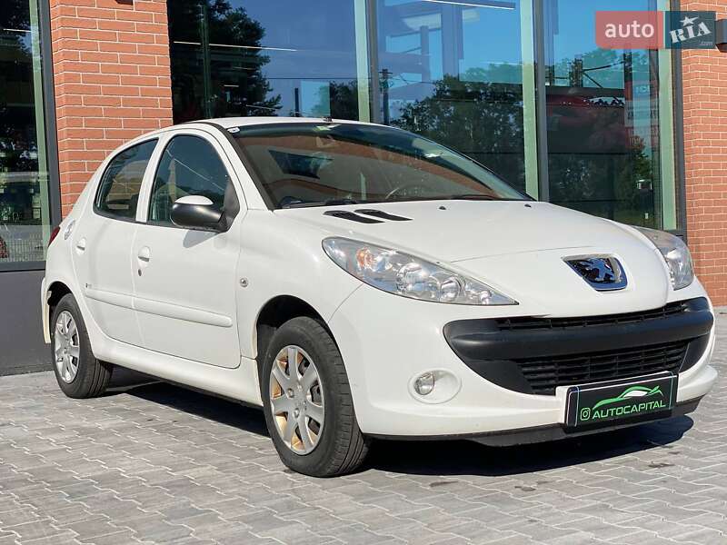 Хэтчбек Peugeot 206 plus 2009 в Киеве