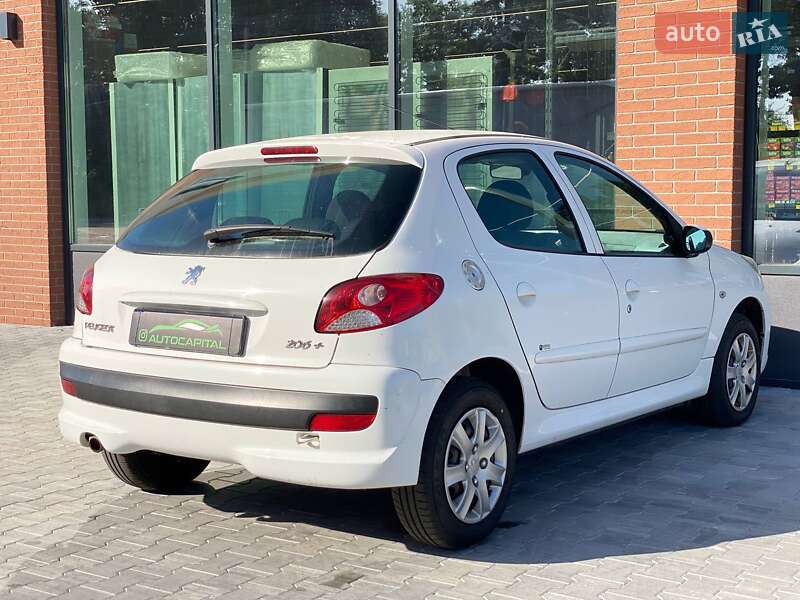 Хэтчбек Peugeot 206 plus 2009 в Киеве
