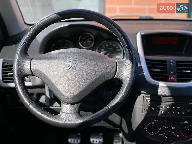 Хэтчбек Peugeot 206 plus 2009 в Киеве