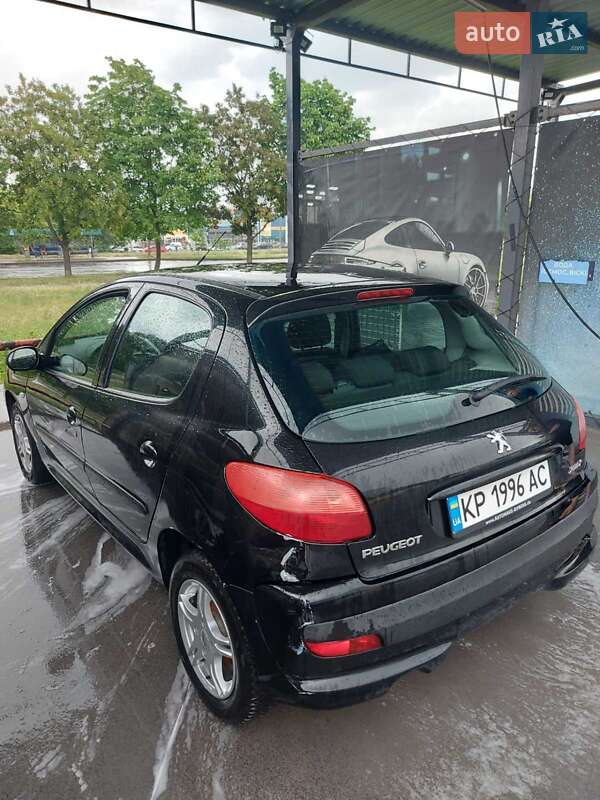 Хэтчбек Peugeot 206 plus 2010 в Запорожье
