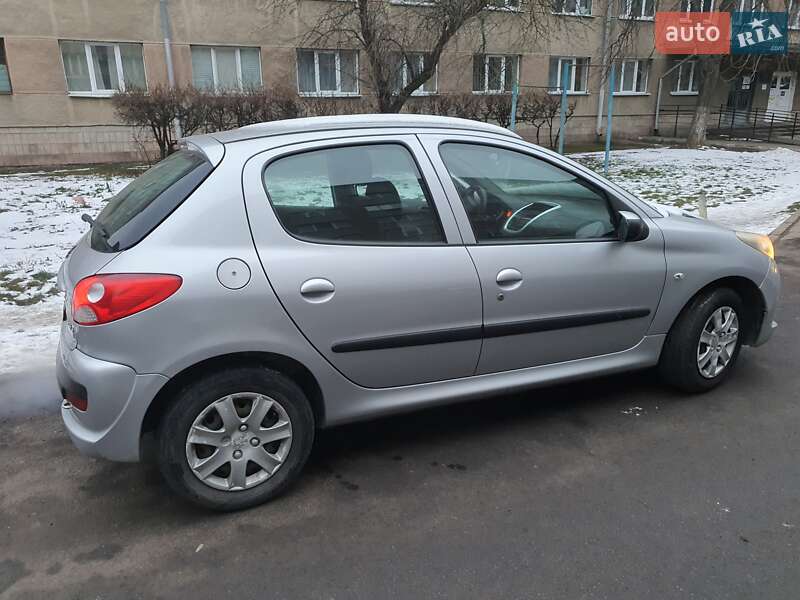 Хетчбек Peugeot 206+ 2011 в Івано-Франківську
