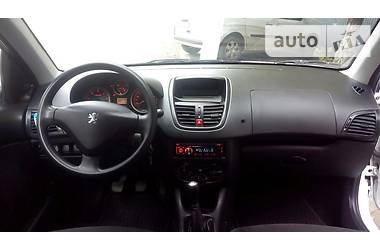 Хэтчбек Peugeot 206 2011 в Ровно