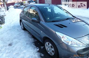 Хэтчбек Peugeot 206 2012 в Виннице