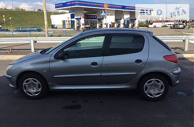 Хэтчбек Peugeot 206 2001 в Киеве