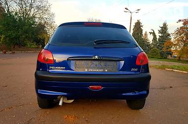 Хэтчбек Peugeot 206 2004 в Чернигове