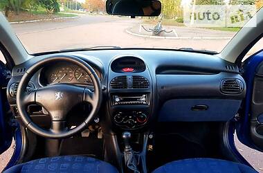 Хэтчбек Peugeot 206 2004 в Чернигове