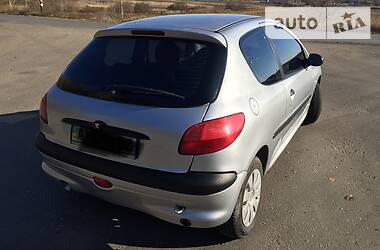 Хэтчбек Peugeot 206 2002 в Киеве