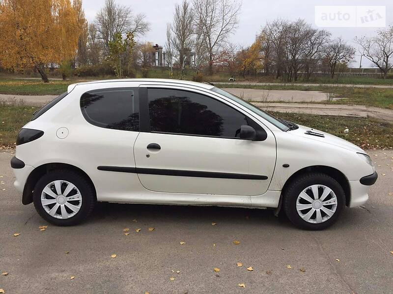 Хетчбек Peugeot 206 2002 в Кременчуці
