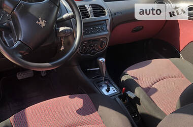 Хетчбек Peugeot 206 2004 в 