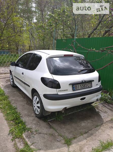 Хетчбек Peugeot 206 2002 в Кременчуці