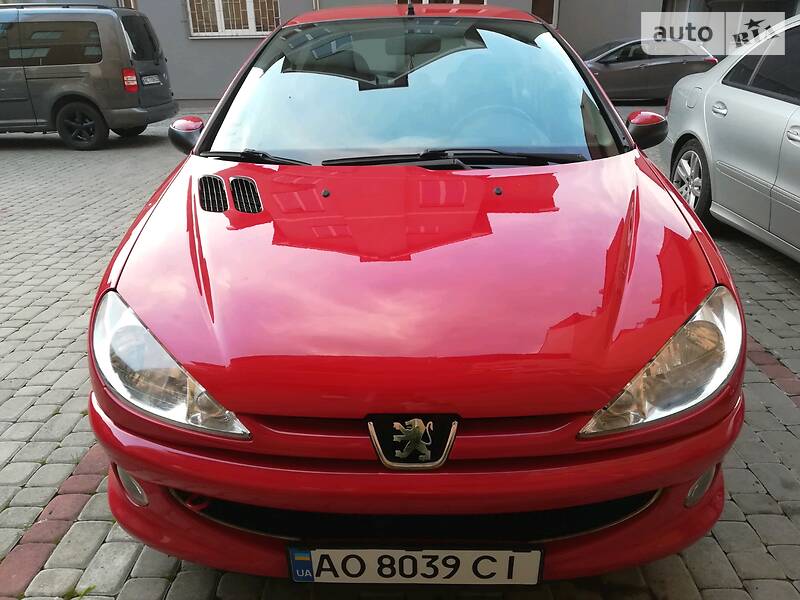 Хетчбек Peugeot 206 2008 в Мукачевому